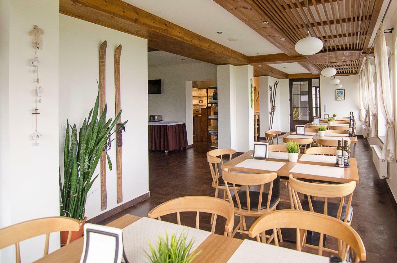 Pensiune & Restaurant Victoria Păltiniş Esterno foto